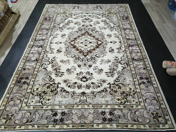 Beige Turkish Runner Rug 7' 2" x 10' 6" Hand-Knotted detail