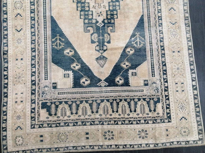 Beige Turkish Runner Rug 5' 3" x 9' 7" Hand-Knotted field