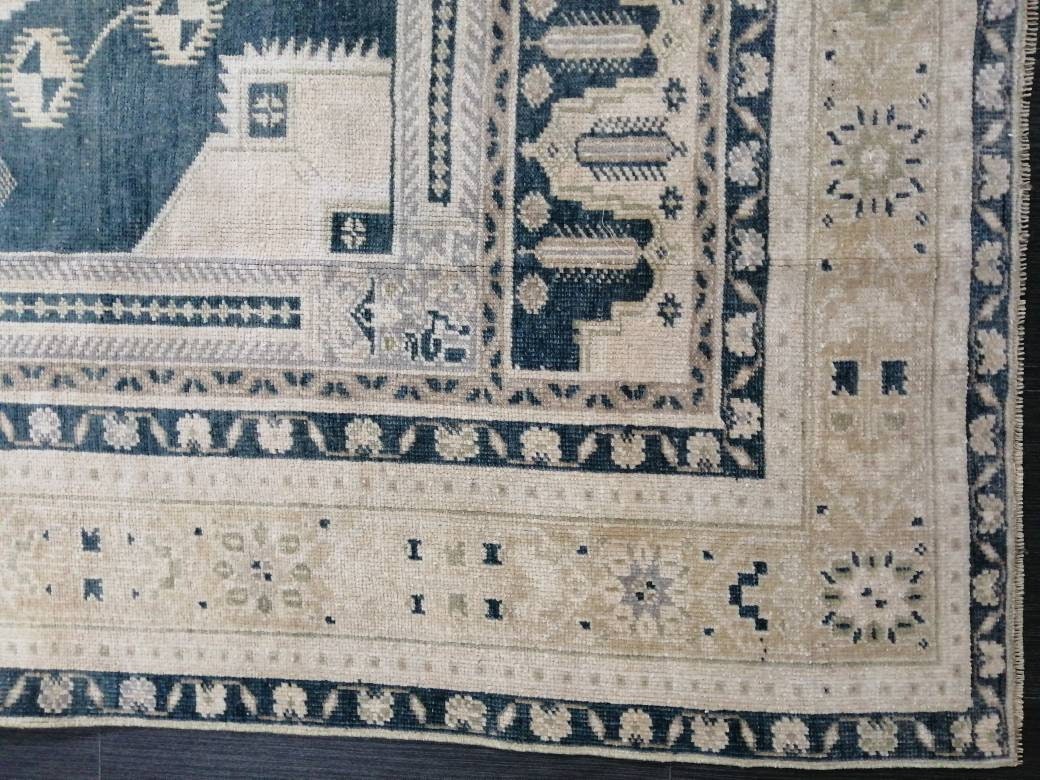 Beige Turkish Runner Rug 5' 3" x 9' 7" Hand-Knotted close-up