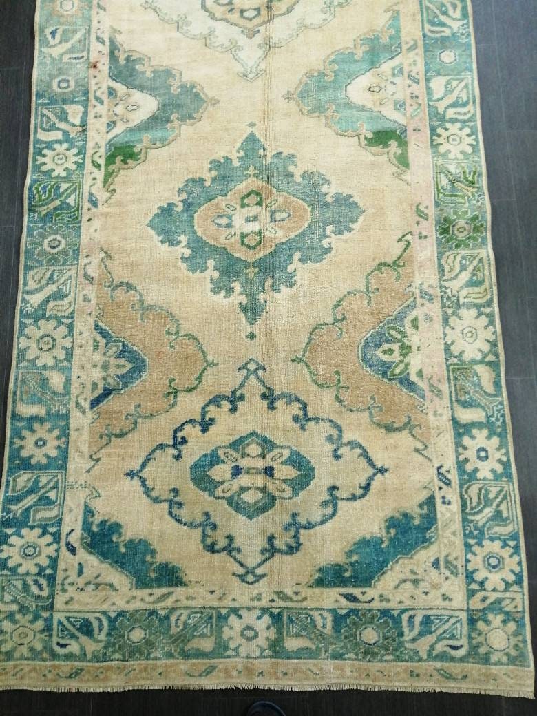 Turkish Runner Rug 4' 3" x 13' 1" Hand-Knotted texture