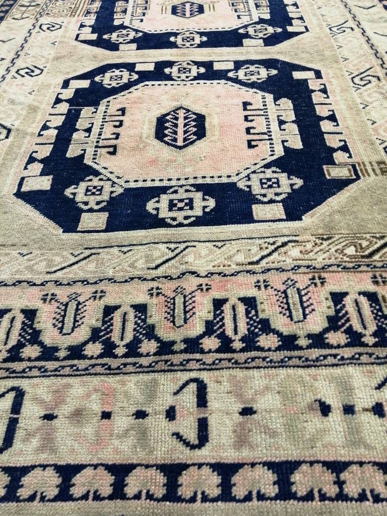Pink Turkish Runner Rug 5' 9" x 9' 9" Hand-Knotted texture