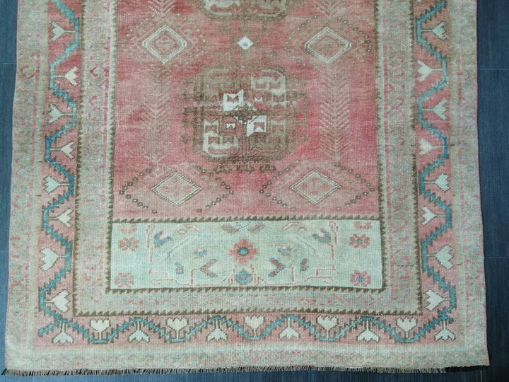 Beige Turkish Runner Rug 4' x 8' 2" Hand-Knotted border