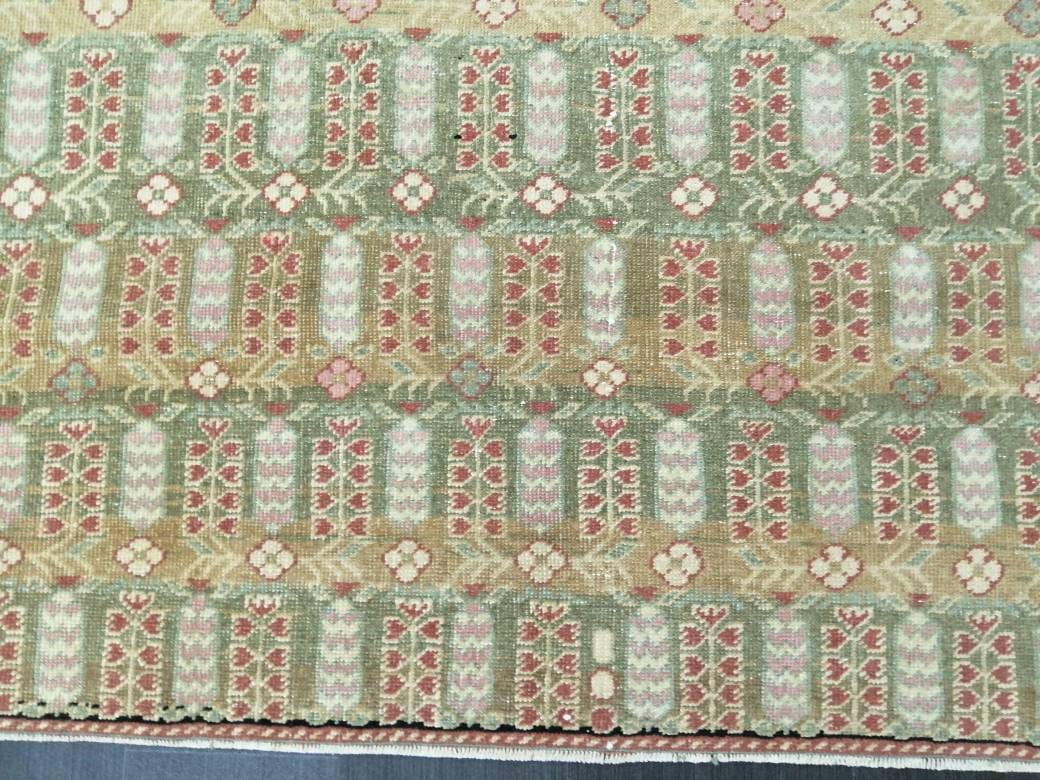 Pink Turkish Runner Rug 4' 2" x 5' 8" Hand-Knotted border