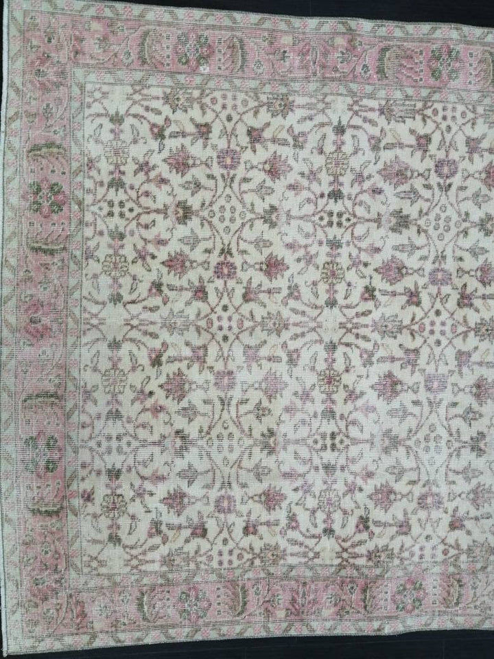 Tan Turkish Runner Rug 4' 11" x 9' 9" Hand-Knotted texture