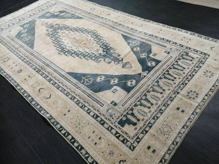 Beige Turkish Runner Rug 5' 3" x 9' 7" Hand-Knotted