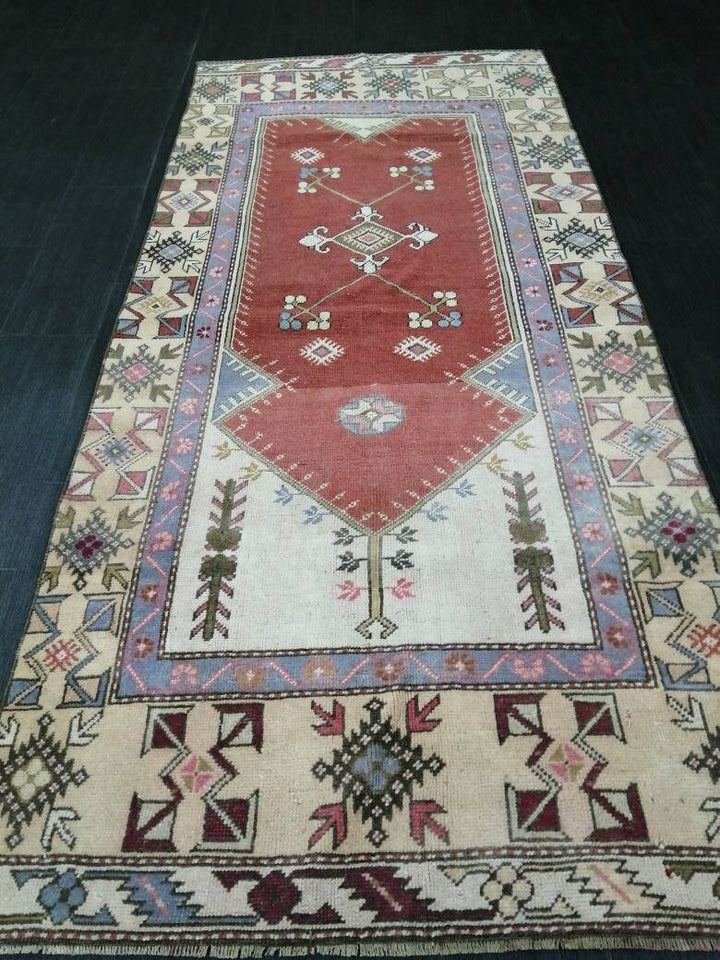 Beige Turkish Runner Rug 3' 1" x 6' 11" Hand-Knotted detail