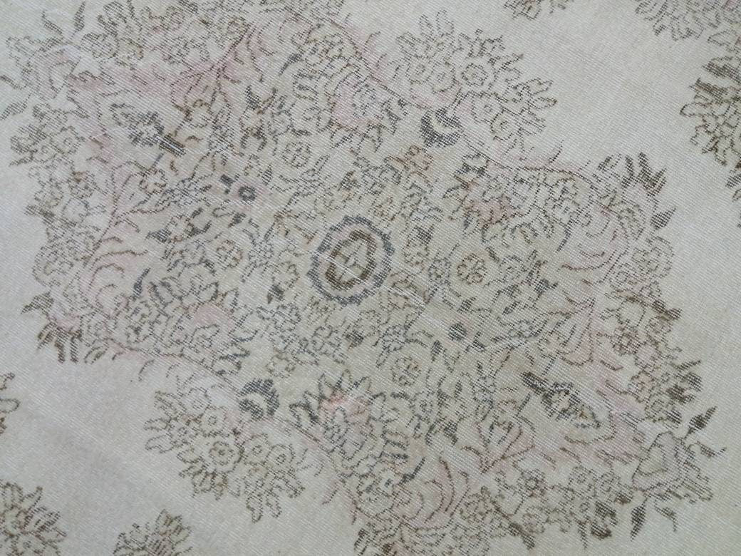 Beige Turkish Oushak Rug 6' 7" x 10' Hand-Knotted texture