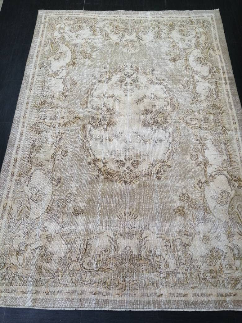Beige Turkish Oushak Rug 6' 10" x 9' 10" Hand-Knotted field