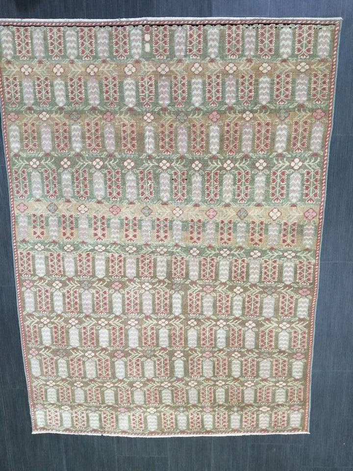 Pink Turkish Runner Rug 4' 2" x 5' 8" Hand-Knotted texture