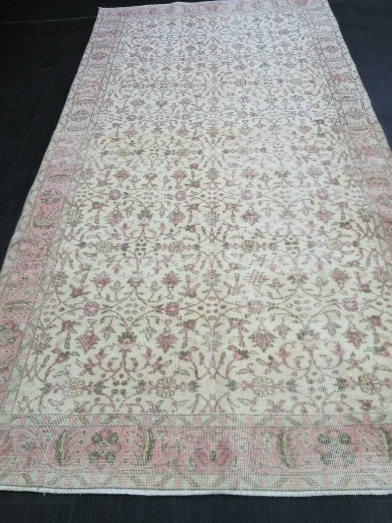 Tan Turkish Runner Rug 4' 11" x 9' 9" Hand-Knotted detail