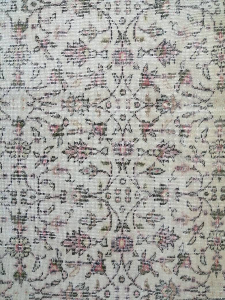 Tan Turkish Runner Rug 4' 11" x 9' 9" Hand-Knotted field