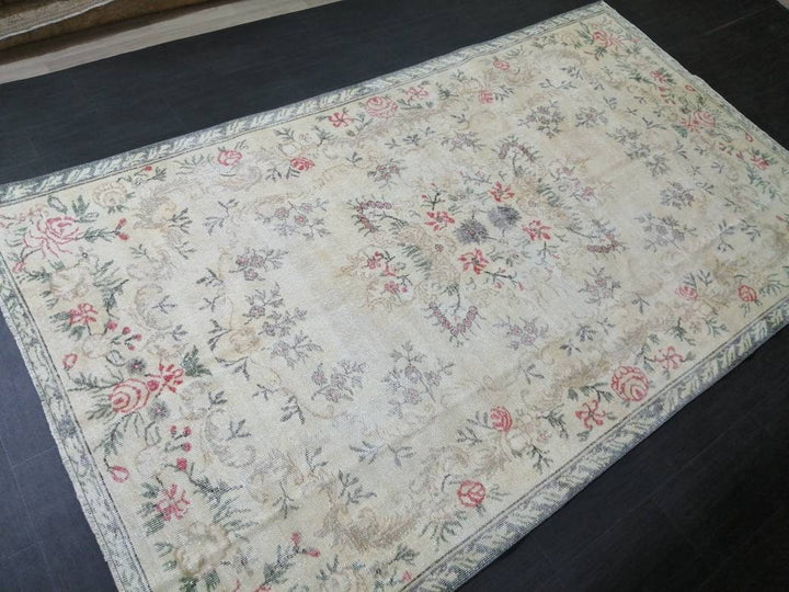 Beige Turkish Oushak Rug 5' 9" x 9' 11" Hand-Knotted detail