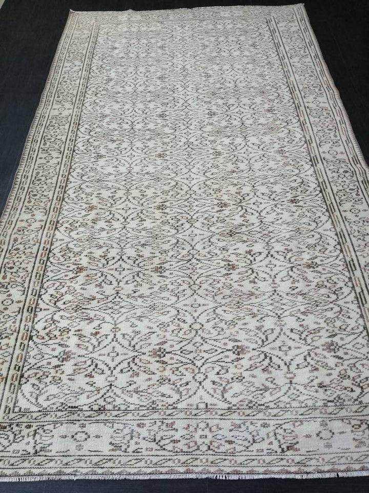 Beige Turkish Oushak Rug 5' 9" x 10' Hand-Knotted view 9