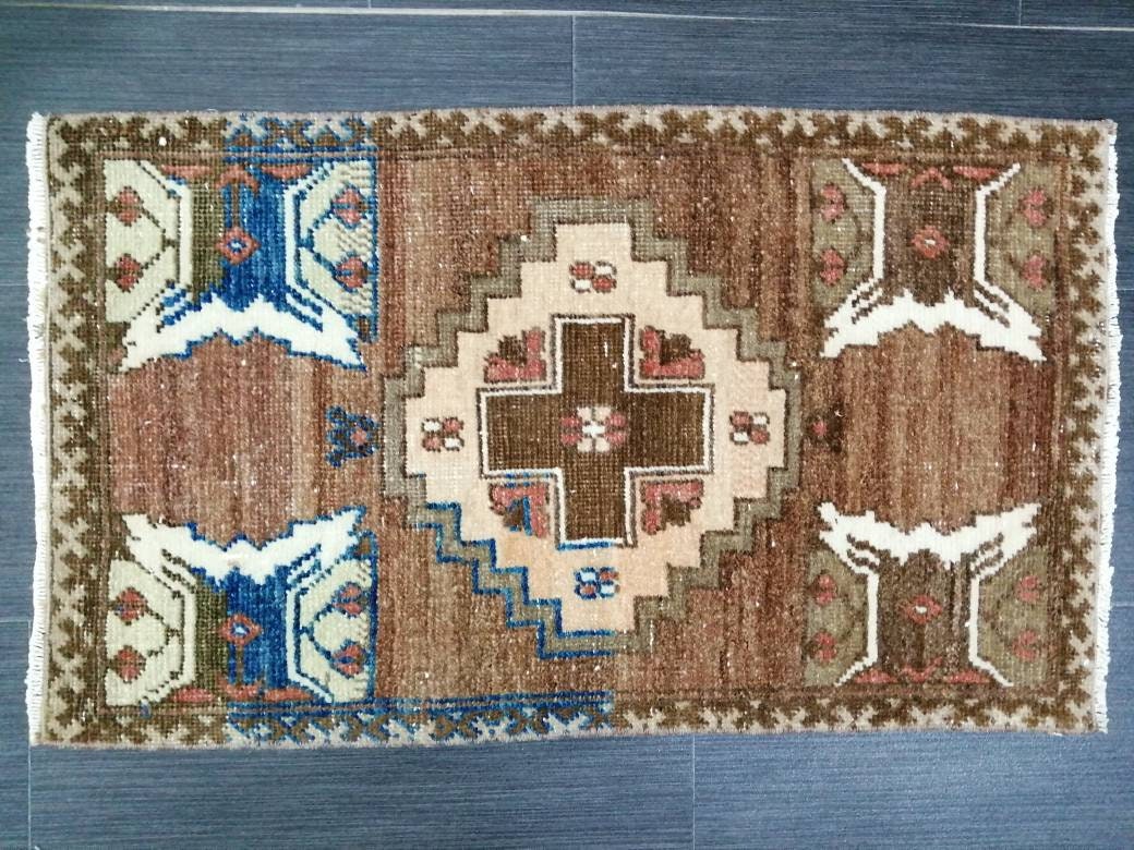 Beige Turkish Oushak Rug 1' 6" x 2' 8" Hand-Knotted view