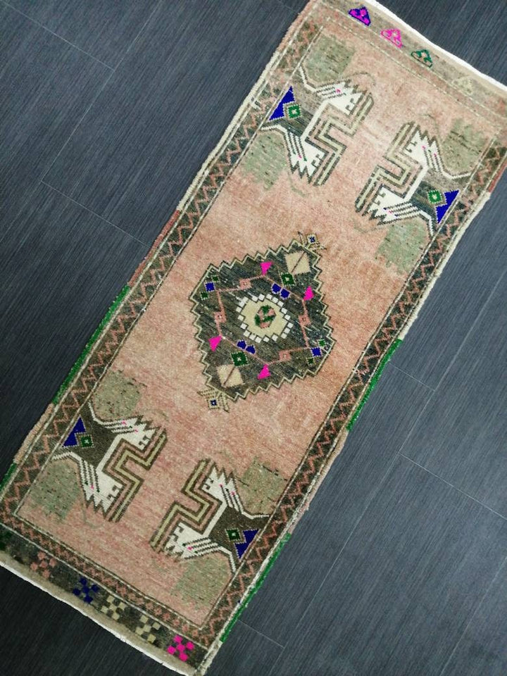Beige Turkish Runner Rug 1' 5" x 3' 8" Hand-Knotted detail