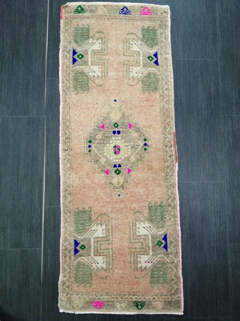 Beige Turkish Runner Rug 1' 5" x 3' 11" Hand-Knotted border