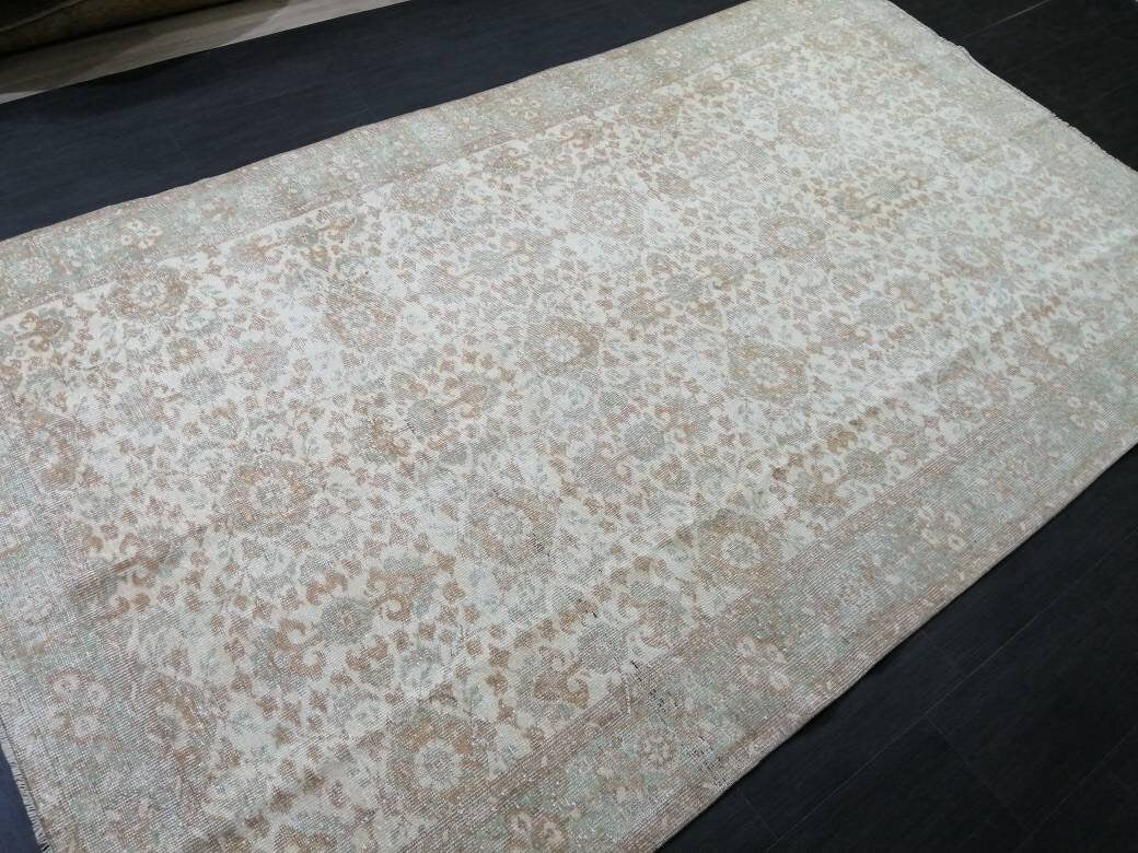 Beige Turkish Oushak Rug 5' 11" x 10' 3" Hand-Knotted close-up