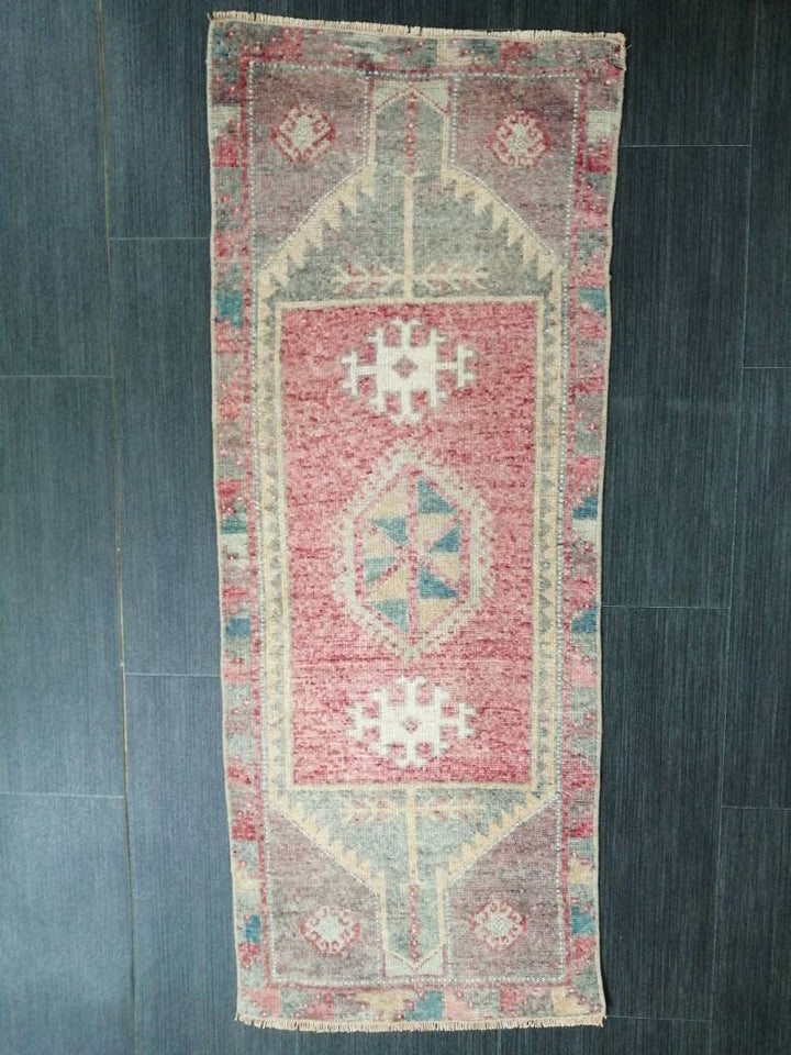 Beige Turkish Runner Rug 1' 5" x 3' 8" Hand-Knotted pattern