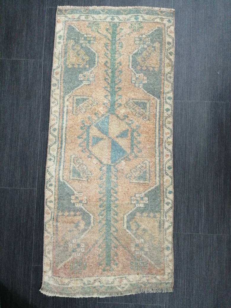 Beige Turkish Runner Rug 1' 7" x 3' 6" Hand-Knotted pattern