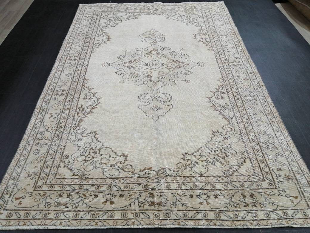 Beige Turkish Oushak Rug 5'6" x 8'5" Hand-Knotted view 9