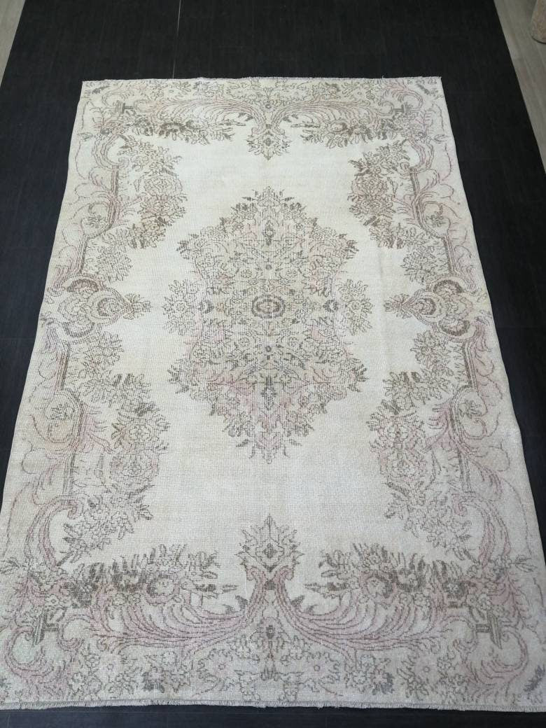 Beige Turkish Oushak Rug 6' 7" x 10' Hand-Knotted field