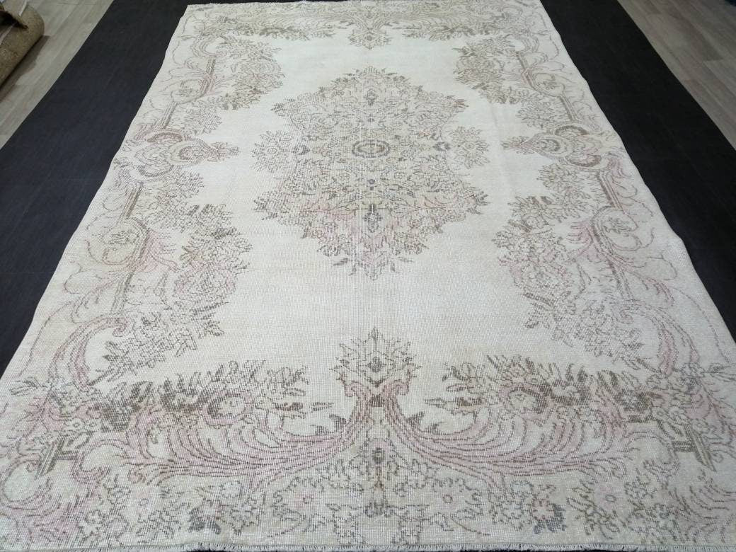 Beige Turkish Oushak Rug 6' 7" x 10' Hand-Knotted detail