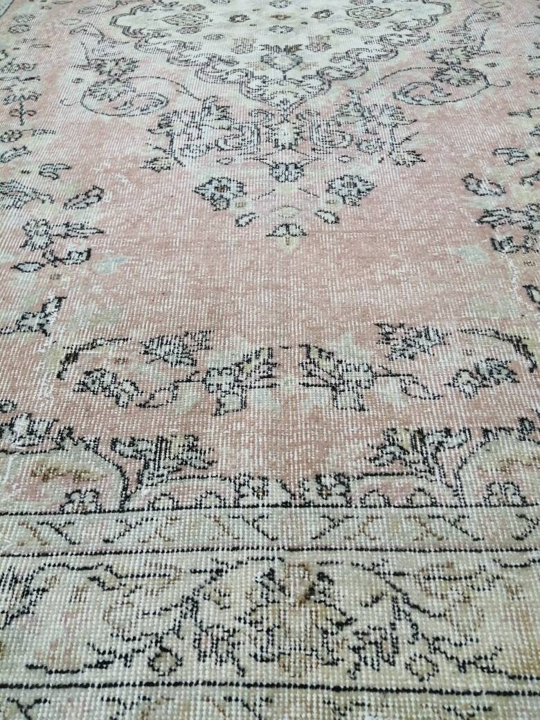 Pink Turkish Oushak Rug 5' 6" x 8' 7" Hand-Knotted border