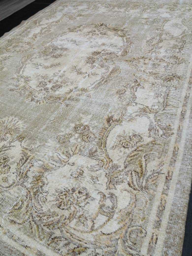 Beige Turkish Oushak Rug 6' 10" x 9' 10" Hand-Knotted detail