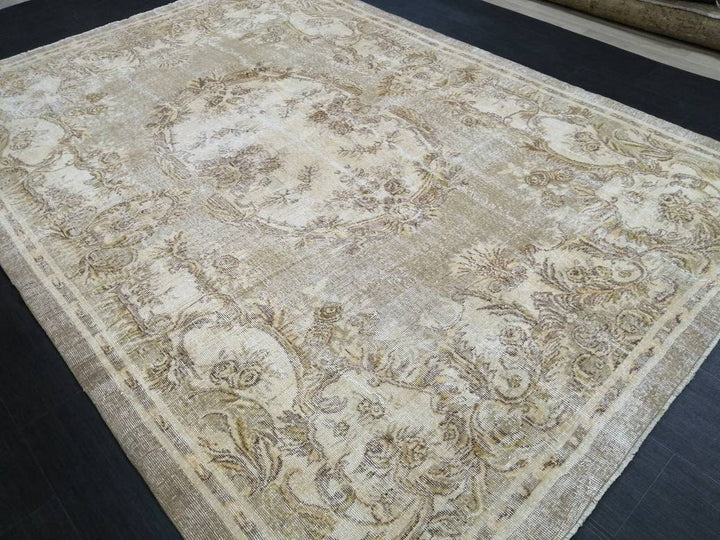 Beige Turkish Oushak Rug 6' 10" x 9' 10" Hand-Knotted