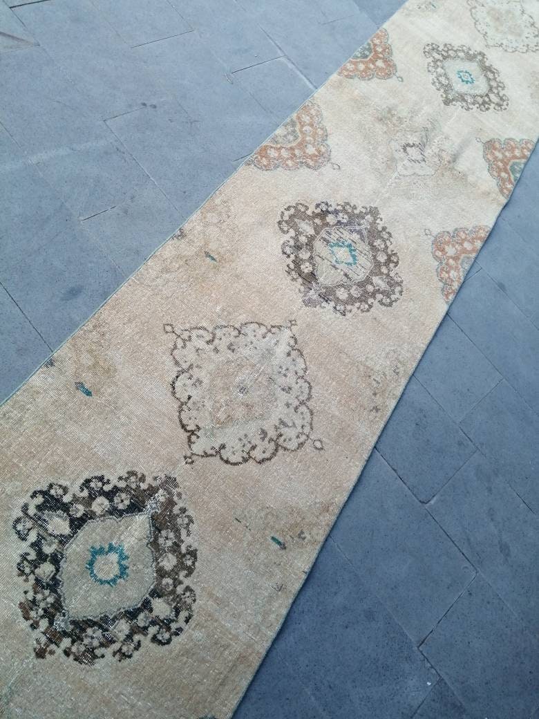 Beige Turkish Runner Rug 2' 11" x 20' 4" Hand-Knotted texture