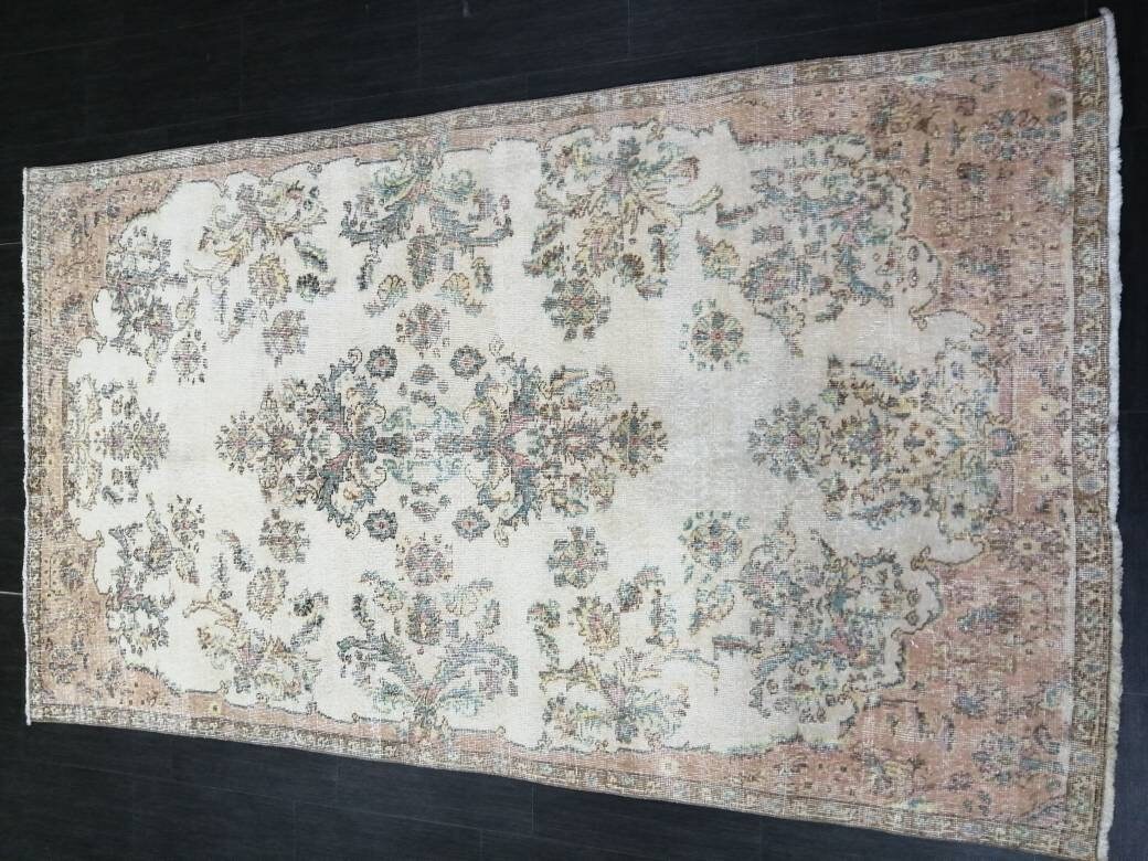 Beige Turkish Oushak Rug 4' 10" x 8' 6" Hand-Knotted close-up