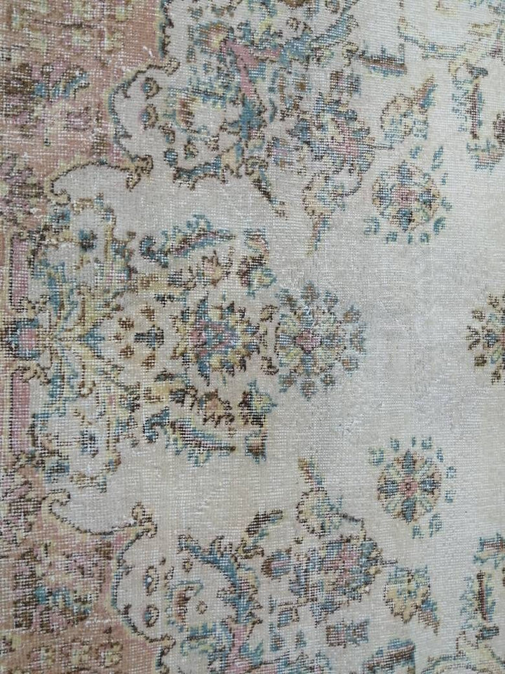 Beige Turkish Oushak Rug 4' 10" x 8' 6" Hand-Knotted field