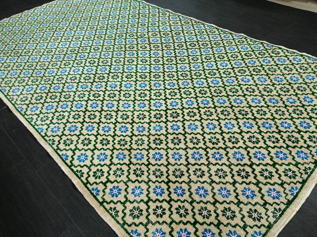 Turkish Oushak Rug 5' 5" x 9' 8" Hand-Knotted detail
