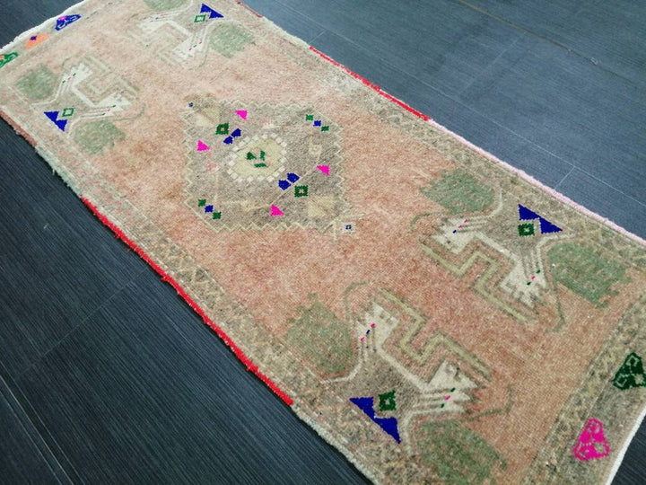 Beige Turkish Runner Rug 1' 6" x 3' 11" Hand-Knotted close-up