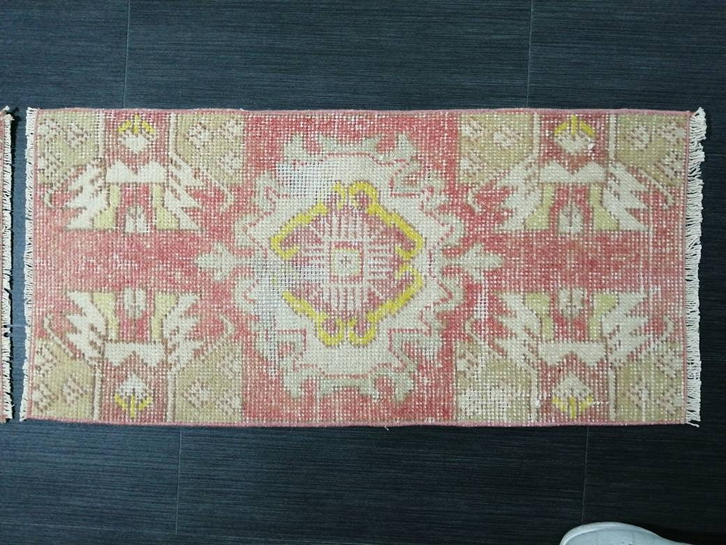 Beige Turkish Runner Rug 1' 3" x 2' 6" Hand-Knotted border