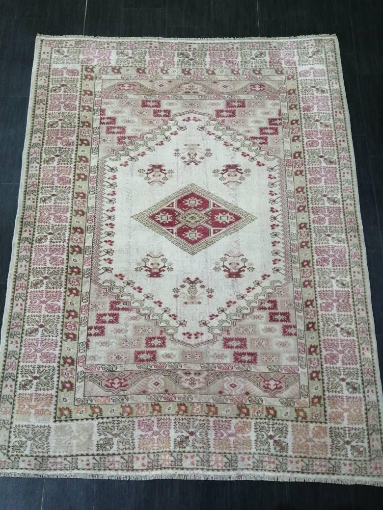 Pink Turkish Oushak Rug 5' 4" x 7' Hand-Knotted pattern