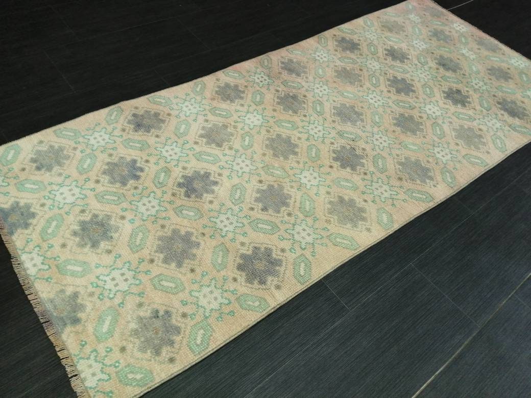 Turkish Runner Rug 2' 7" x 6' 3" Hand-Knotted texture