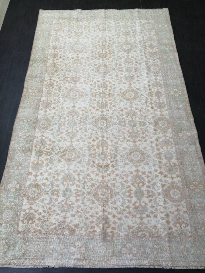 Beige Turkish Oushak Rug 5' 11" x 10' 3" Hand-Knotted detail