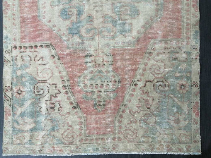 Turkish Oushak Rug 3' 10" x 6' 8" Hand-Knotted border
