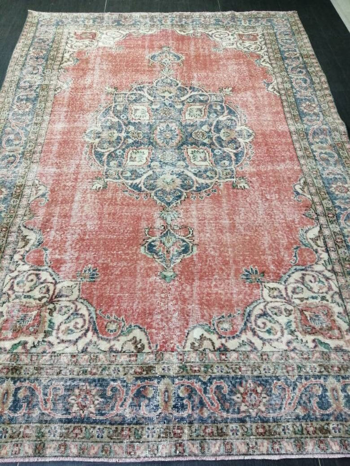 Pink Turkish Oushak Rug 7' 1" x 10' 4" Hand-Knotted texture