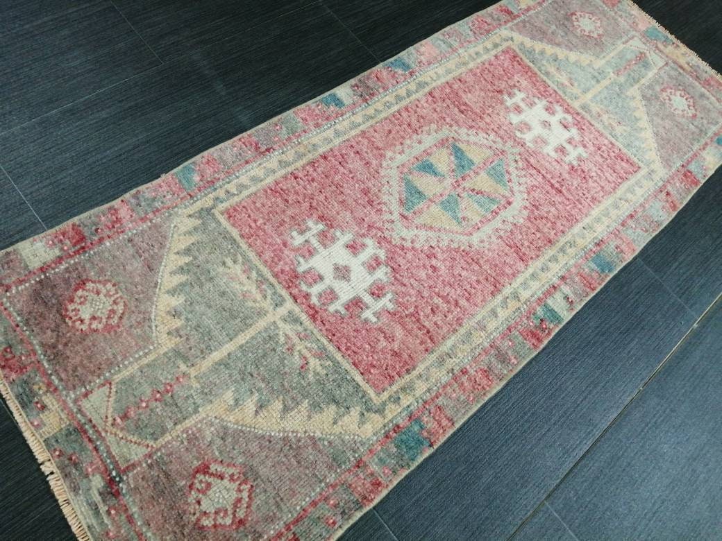 Beige Turkish Runner Rug 1' 5" x 3' 8" Hand-Knotted close-up