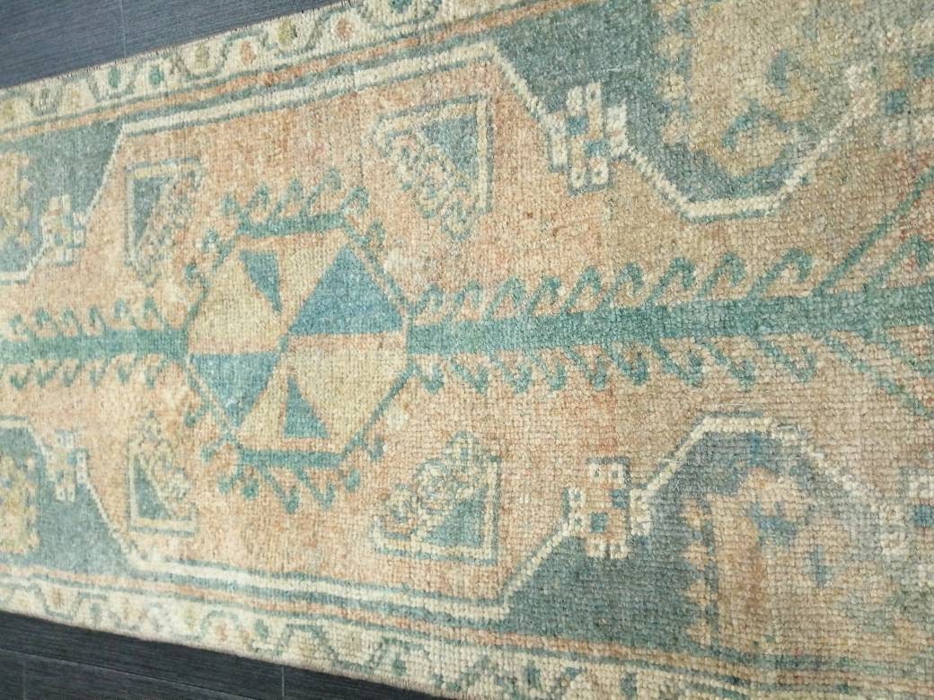 Beige Turkish Runner Rug 1' 7" x 3' 6" Hand-Knotted detail