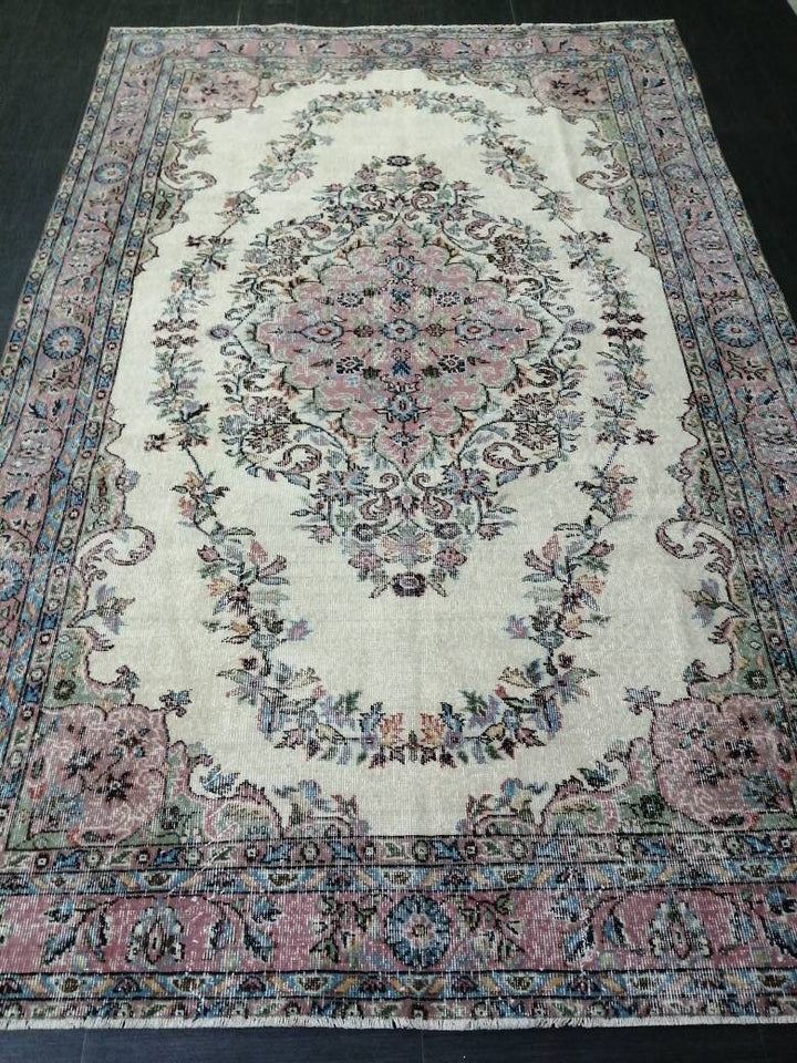Pink Turkish Oushak Rug 6' 3" x 8' 9" Hand-Knotted border
