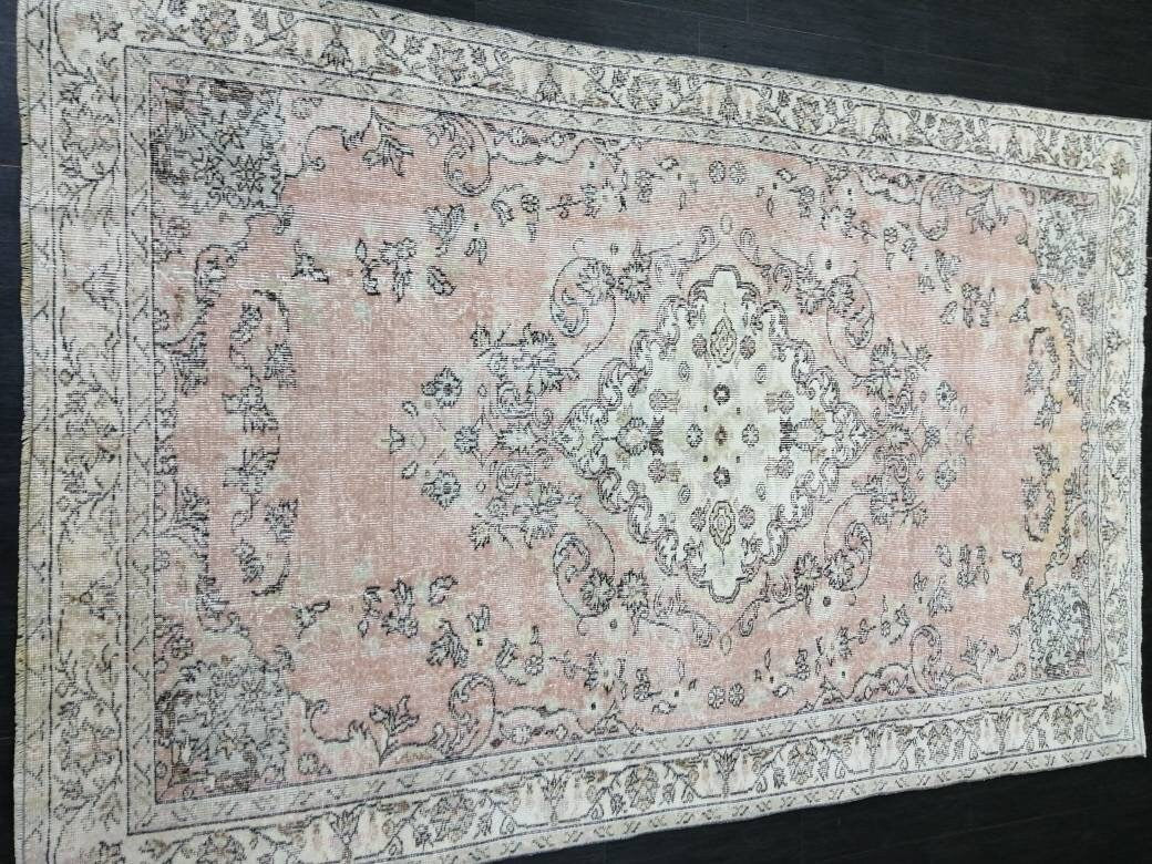 Pink Turkish Oushak Rug 5' 6" x 8' 7" Hand-Knotted texture