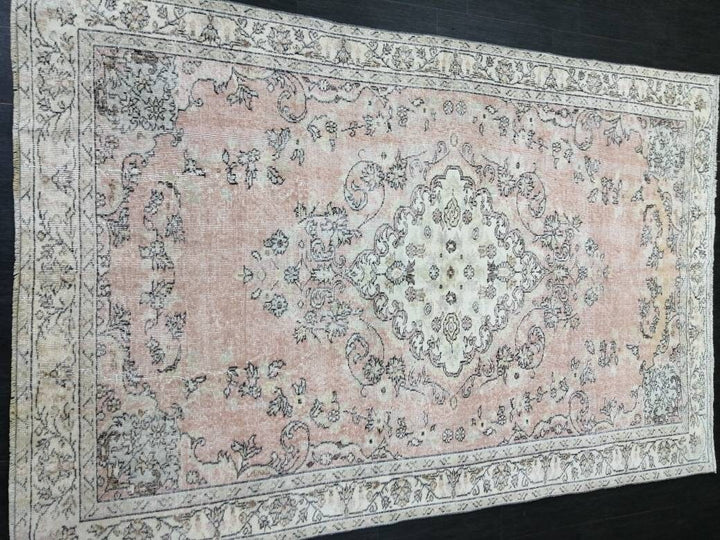 Pink Turkish Oushak Rug 5' 6" x 8' 7" Hand-Knotted texture