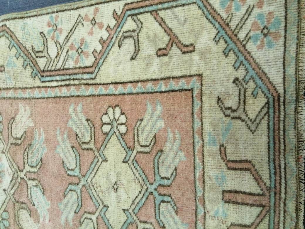 Pink Turkish Oushak Rug 2' 5" x 4' 4" Hand-Knotted close-up