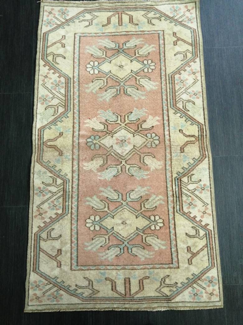 Pink Turkish Oushak Rug 2' 5" x 4' 4" Hand-Knotted reverse