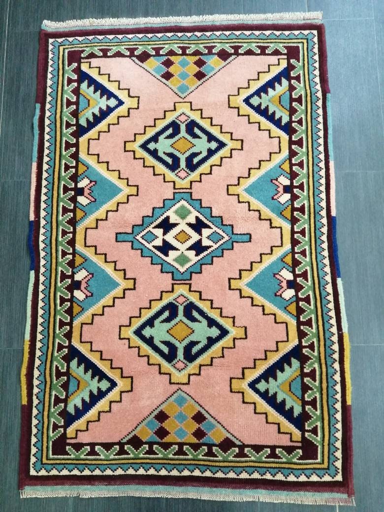 Pink Turkish Oushak Rug 2' 11" x 4' 7" Hand-Knotted detail