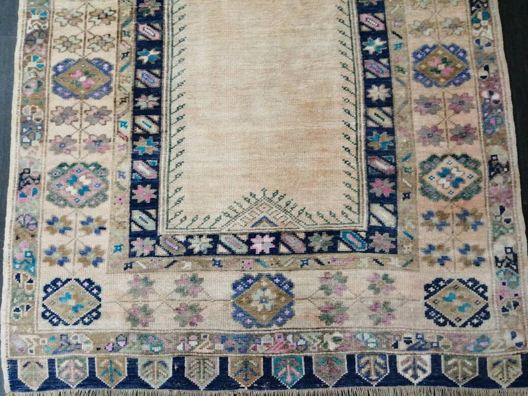 Rust Turkish Runner Rug 3' 9" x 6' Hand-Knotted detail