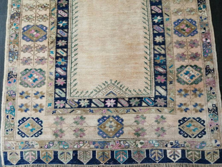 Rust Turkish Runner Rug 3' 9" x 6' Hand-Knotted detail